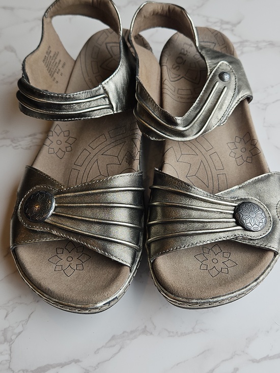Taos Footwear Shoes - Taos Bronze Metallic Leather Escape Sandals 10 / 41